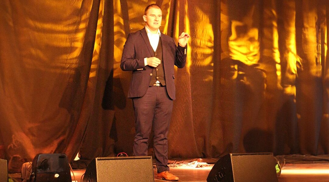 Tanner ist Finalist beim großen Speaker-Slam